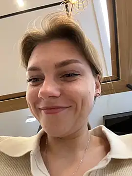 Snapshot of ValenciaShock chatting on September 2025 06:39:02 AM ValenciaShock online show from September 2025 06:39:02 AM