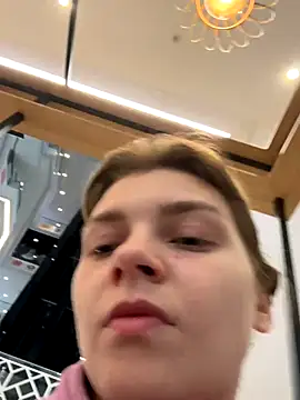 Snapshot of ValenciaShock chatting on October 2025 06:45:02 AM ValenciaShock online show from October 2025 06:45:02 AM