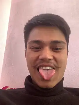 Hullax online show from December 2025 04:40:02 AM