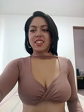 leah passion online show from May 2026 10:04:02 PM