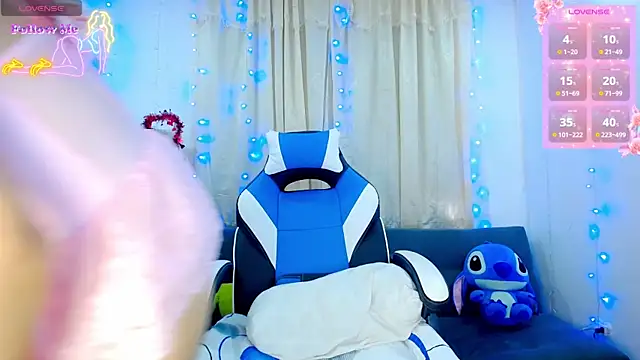 Aleexx    online show from November 2025 05:35:01 PM