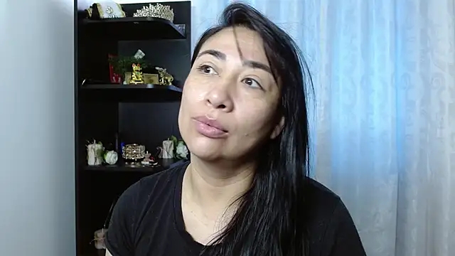 Snapshot of Karina_Yang chatting on September 2025 01:35:02 PM Karina Yang online show from September 2025 01:35:02 PM
