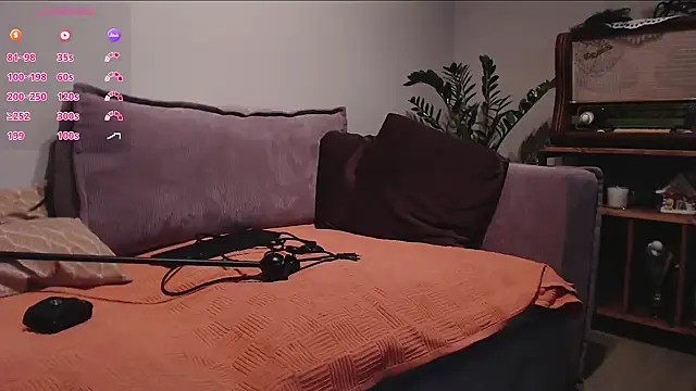 Snapshot of KarinaRoge chatting on March 2025 11:32:02 PM KarinaRoge online show from March 2025 11:32:02 PM