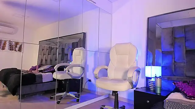 zinnia mosley online show from January 2026 11:37:01 AM