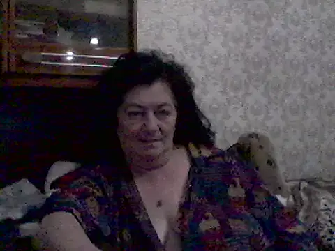 Snapshot of GypsiQueen2 chatting on February 2025 08:38:02 PM GypsiQueen2 online show from February 2025 08:38:02 PM