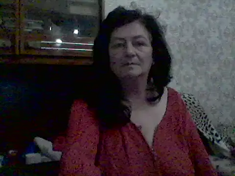 Snapshot of GypsiQueen2 chatting on February 2025 07:16:01 PM GypsiQueen2 online show from February 2025 07:16:01 PM