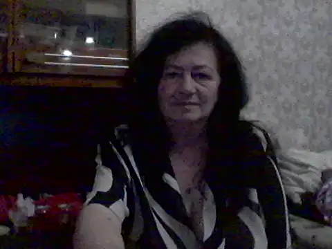 Snapshot of GypsiQueen2 chatting on March 2025 04:51:02 PM GypsiQueen2 online show from March 2025 04:51:02 PM