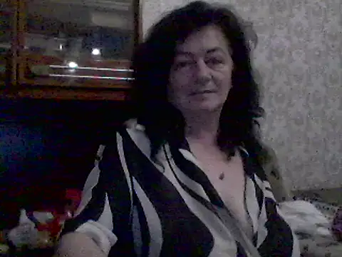 Snapshot of GypsiQueen2 chatting on March 2025 08:31:01 PM GypsiQueen2 online show from March 2025 08:31:01 PM