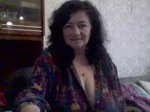 Snapshot of GypsiQueen2 chatting on March 2025 02:11:02 PM GypsiQueen2 online show from March 2025 02:11:02 PM