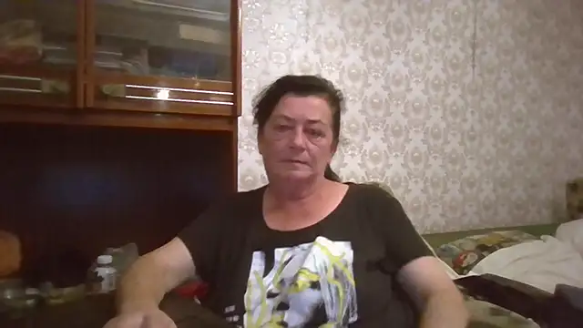 Snapshot of GypsiQueen2 chatting on September 2025 07:04:01 PM GypsiQueen2 online show from September 2025 07:04:01 PM
