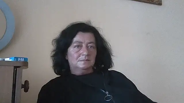 Snapshot of GypsiQueen2 chatting on June 2026 05:22:02 PM GypsiQueen2 online show from June 2026 05:22:02 PM