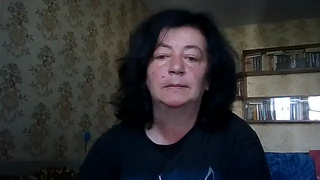 Snapshot of GypsiQueen2 chatting on July 2026 06:42:01 AM GypsiQueen2 online show from July 2026 06:42:01 AM