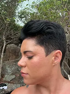 Snapshot of LukeLouHarvey chatting on March 2025 01:43:01 AM LukeLouHarvey online show from March 2025 01:43:01 AM