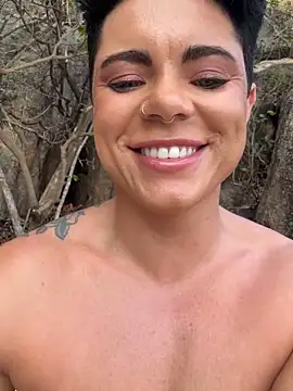 Snapshot of LukeLouHarvey chatting on March 2025 12:43:01 AM LukeLouHarvey online show from March 2025 12:43:01 AM