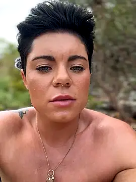 Snapshot of LukeLouHarvey chatting on September 2025 04:46:02 AM LukeLouHarvey online show from September 2025 04:46:02 AM