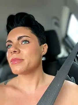 Snapshot of LukeLouHarvey chatting on October 2025 05:08:01 AM LukeLouHarvey online show from October 2025 05:08:01 AM