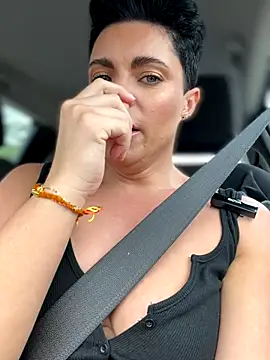 Snapshot of LukeLouHarvey chatting on October 2025 05:21:02 AM LukeLouHarvey online show from October 2025 05:21:02 AM