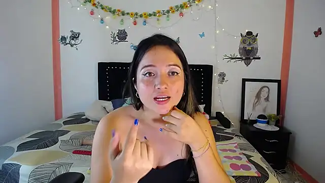 Snapshot of naughty_girl_4u chatting on December 2024 08:55:01 PM naughty girl 4u online show from December 2024 08:55:01 PM