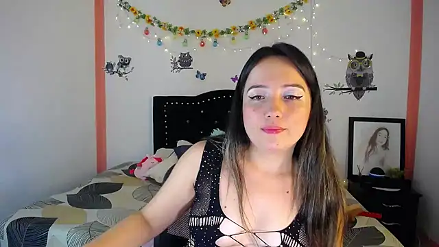 Snapshot of naughty_girl_4u chatting on December 2024 06:06:01 PM naughty girl 4u online show from December 2024 06:06:01 PM