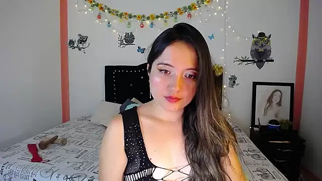 Snapshot of naughty_girl_4u chatting on December 2024 06:45:02 PM naughty girl 4u online show from December 2024 06:45:02 PM