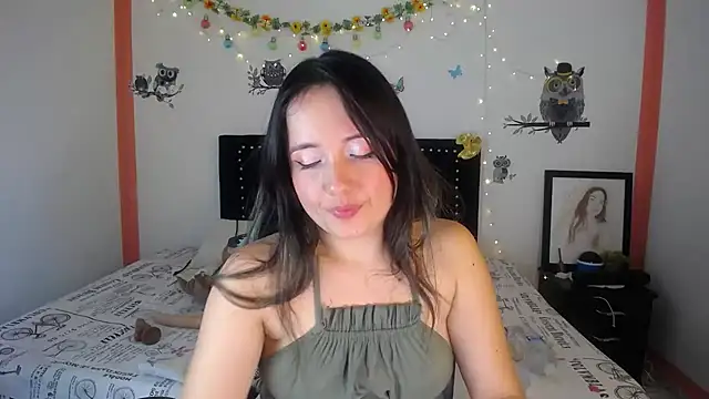 Snapshot of naughty_girl_4u chatting on December 2024 06:37:02 PM naughty girl 4u online show from December 2024 06:37:02 PM