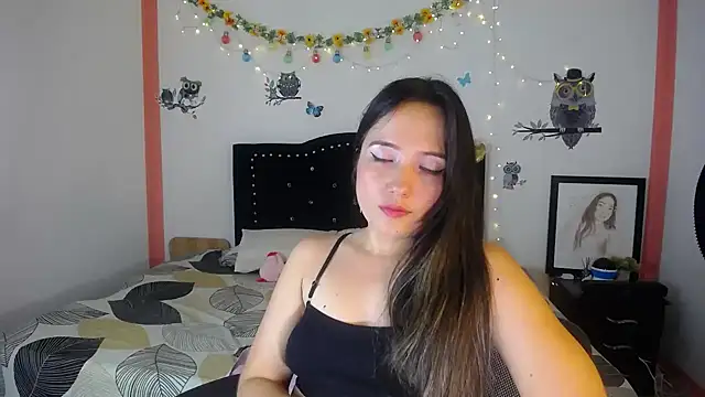 Snapshot of naughty_girl_4u chatting on December 2024 05:37:02 PM naughty girl 4u online show from December 2024 05:37:02 PM