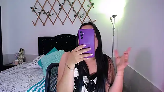 naughty girl 4u online show from November 2025 12:16:01 PM