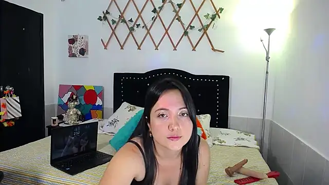 naughty girl 4u online show from April 2026 07:51:02 PM