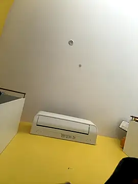 Snapshot of juniiorre chatting on October 2025 12:57:02 PM juniiorre online show from October 2025 12:57:02 PM