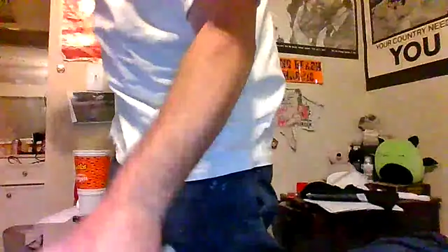 Snapshot of Gerbil8823 chatting on January 2025 01:32:01 AM Gerbil8823 online show from January 2025 01:32:01 AM