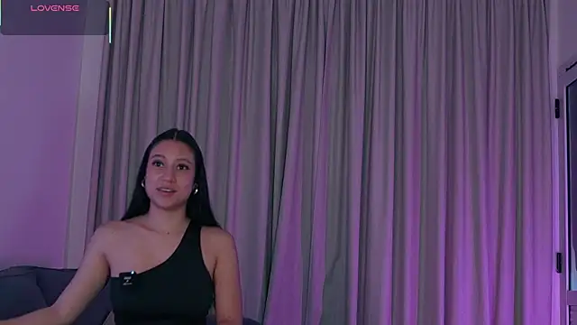 Snapshot of Alison_Miller9 chatting on October 2025 09:30:02 AM Alison Miller9 online show from October 2025 09:30:02 AM