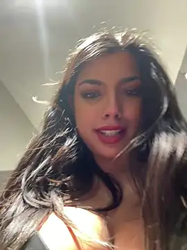 Snapshot of TheCrimsonLounge chatting on January 2025 12:09:01 AM TheCrimsonLounge online show from January 2025 12:09:01 AM
