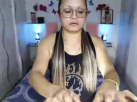 UrAsianPrincessDanie online show from February 2025 06:45:01 PM