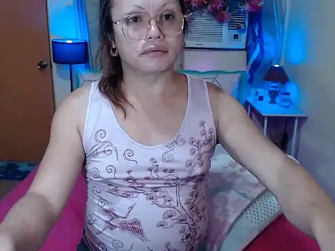 UrAsianPrincessDanie online show from November 2025 01:46:01 PM