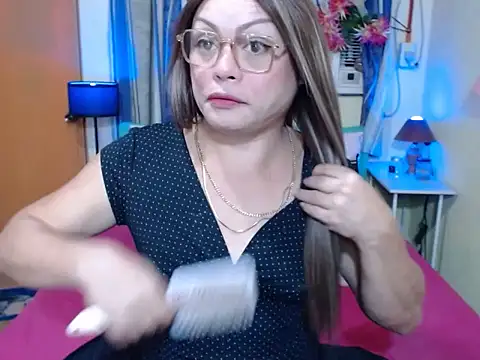 UrAsianPrincessDanie online show from November 2025 12:11:02 AM