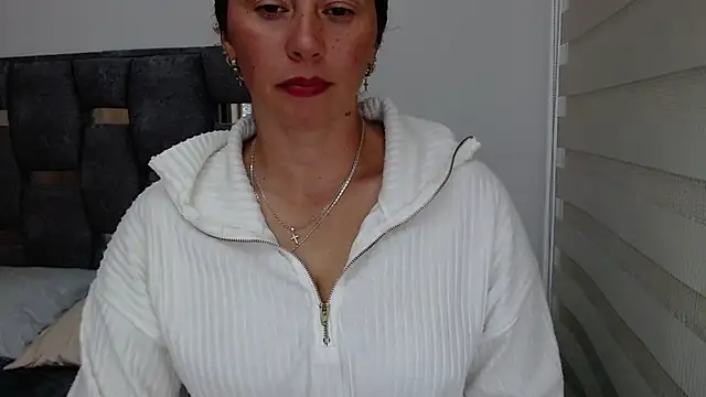 sara hott 1 online show from January 2025 06:31:01 PM