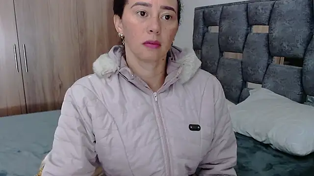 sara hott 1 online show from January 2025 02:08:01 PM