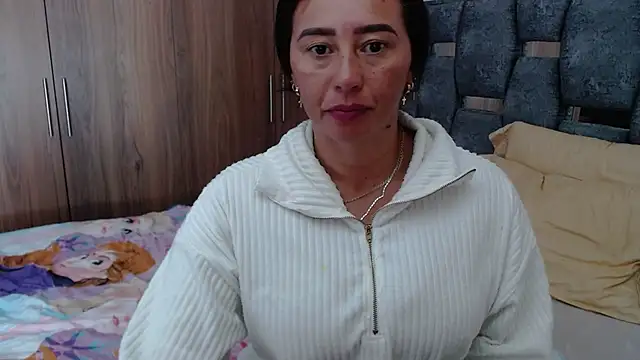 sara hott 1 online show from January 2025 07:34:02 PM