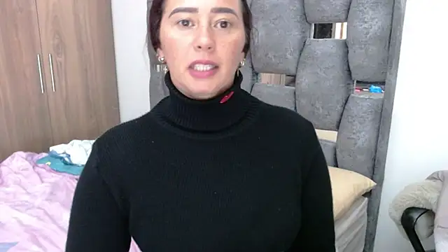 sara hott 1 online show from January 2025 11:46:01 PM