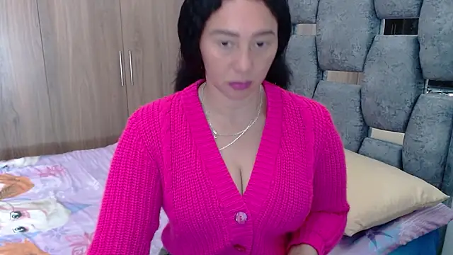 sara hott 1 online show from January 2025 04:57:02 PM