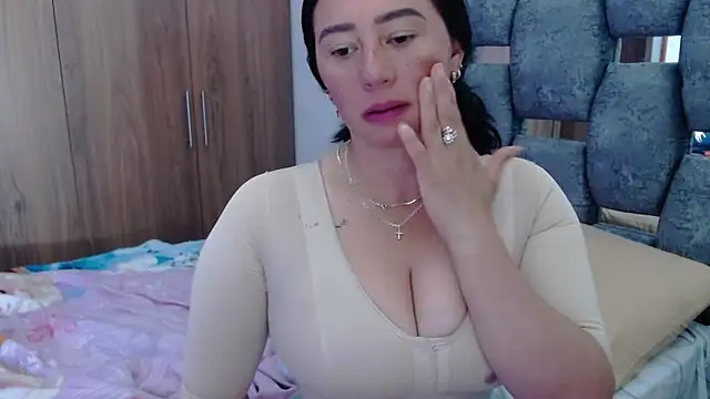 sara hott 1 online show from January 2025 08:59:02 PM