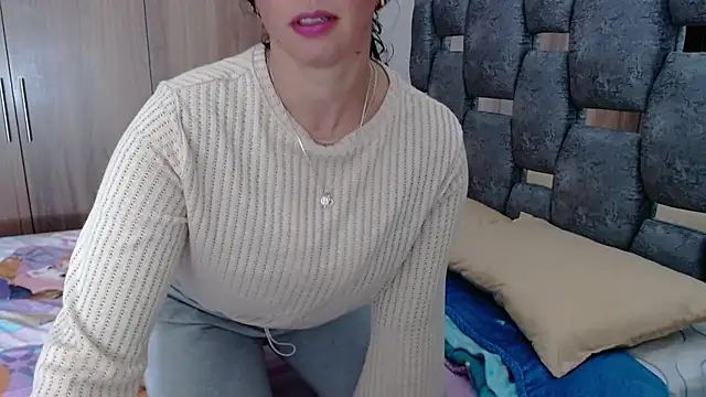 sara hott 1 online show from January 2025 05:44:02 PM