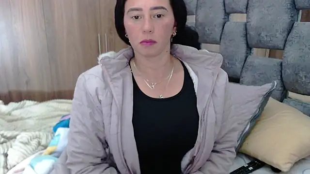 sara hott 1 online show from January 2025 09:04:02 PM