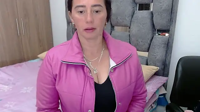 sara hott 1 online show from February 2025 08:03:01 PM