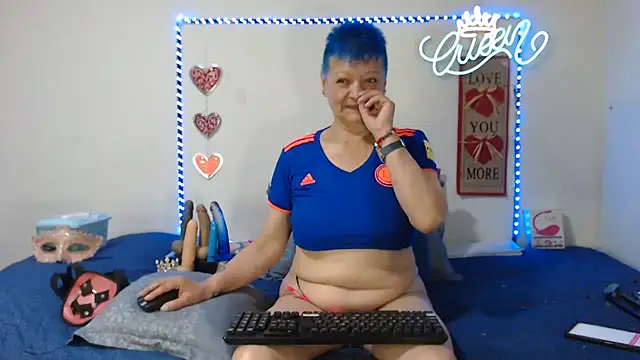 Snapshot of loquitaqueen011 chatting on June 2026 02:48:02 PM loquitaqueen011 online show from June 2026 02:48:02 PM