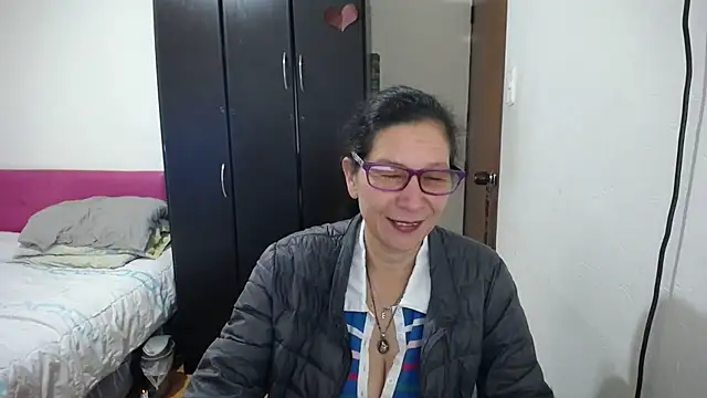 latin49 online show from June 2026 04:25:02 AM
