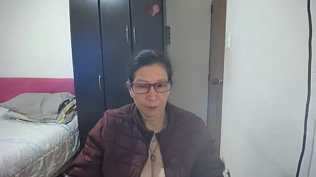 latin49 online show from June 2026 04:33:02 AM