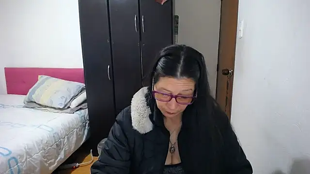 latin49 online show from June 2026 05:31:01 AM