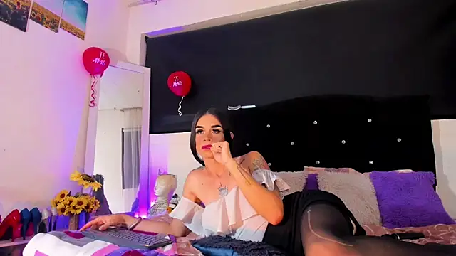 Snapshot of lesly_xx chatting on February 2025 09:33:01 AM lesly xx online show from February 2025 09:33:01 AM