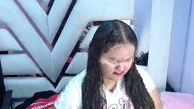 ValenTitis online show from October 2025 08:28:01 PM